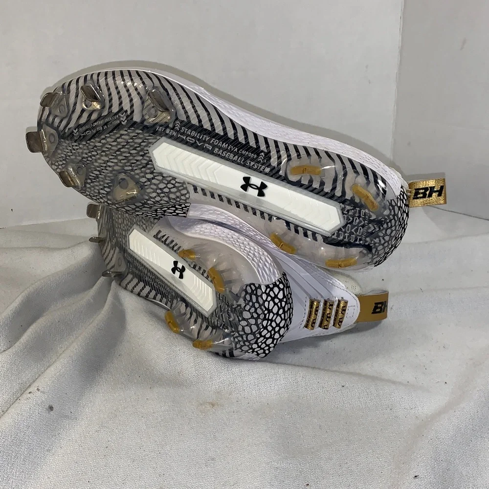 Under Armour Mens Harper 5 Low White/Gold Metal Baseball Cleats